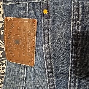 Lucky brand jeans men's size 31/32. Look brand new!
